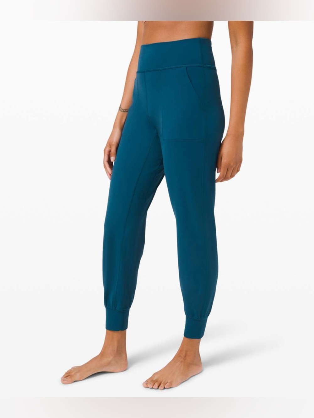 Lululemon Align Jogger 28"
Blue Borealis dark blue similar to navy